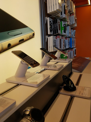 Cell Phone Store «AT&T», reviews and photos, 1000 Easton Rd, Wyncote, PA 19095, USA