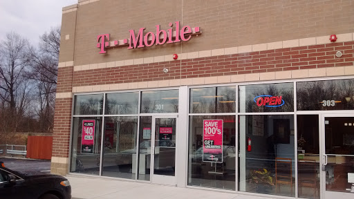 T-Mobile, 301 Indian Boundary Rd, Chesterton, IN 46304, USA, 