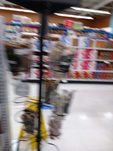 Pet Supply Store «Chow Hound Pet Supplies», reviews and photos, 5265 Northland Dr NE, Grand Rapids, MI 49525, USA