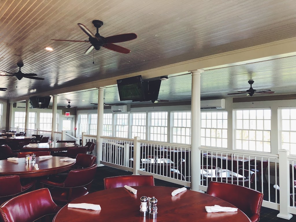 Hagen's Club House Restaurant 47432