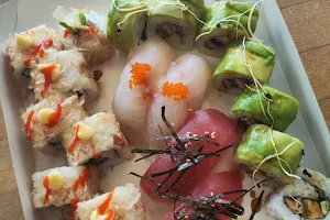Lakral sushi image