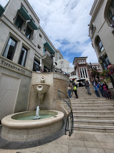 Jewelry Store «Tiffany & Co.», reviews and photos, 210 N Rodeo Dr, Beverly Hills, CA 90210, USA