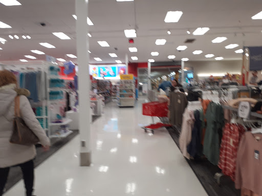 Department Store «Target», reviews and photos, 5901 Douglas Ave, Des Moines, IA 50322, USA