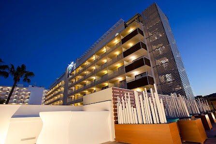 Bahía de Alcudia Hotel & Spa Av. de la Playa, 6, 07400 Port d'Alcúdia, Balearic Islands, España