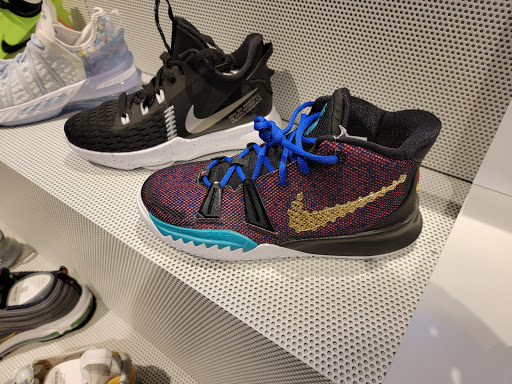 Clothing Store «Nike Lenox», reviews and photos, 3393 Peachtree Rd, Atlanta, GA 30326, USA