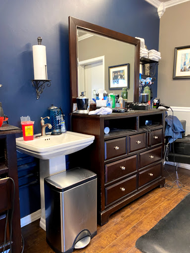 Barber Shop «Two Guys Barber Shop», reviews and photos, 3364 E Williams Field Rd, Gilbert, AZ 85295, USA