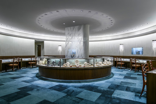 Jewelry Store «Borsheims Fine Jewelry», reviews and photos, 120 Regency Pkwy, Omaha, NE 68114, USA