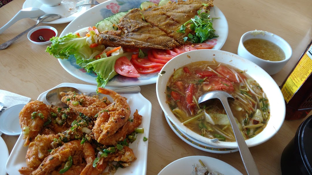 Nha Hang Quoc Te Restaurant
