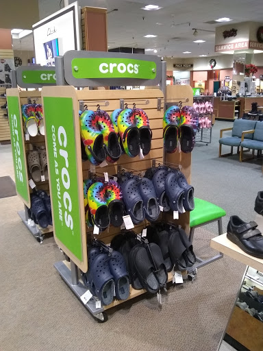 Shoe Store «Reyers Shoe Store», reviews and photos, 40 S Water Ave, Sharon, PA 16146, USA