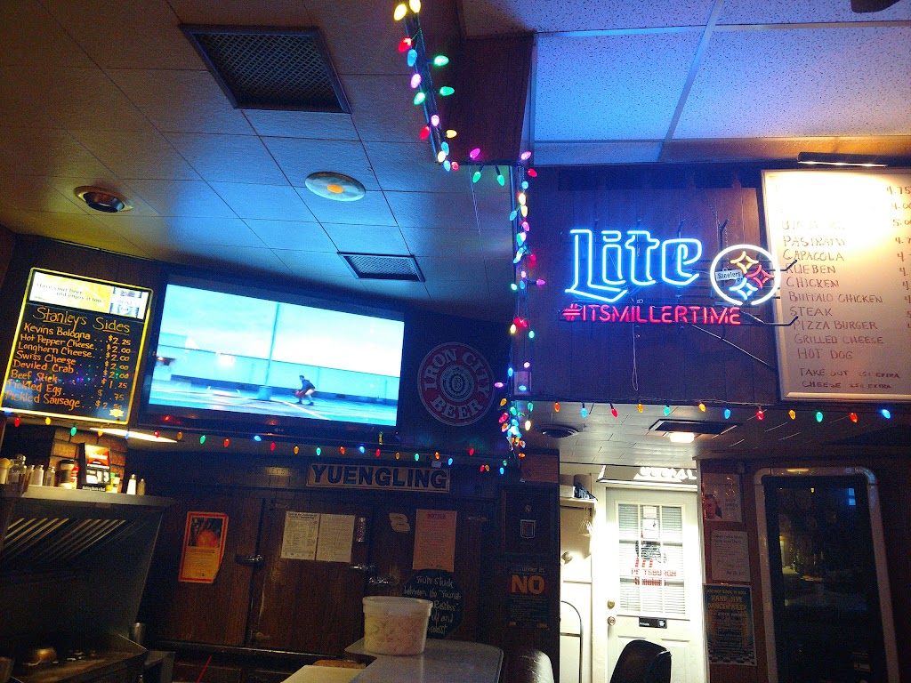 Stanley's Bar & Grill 16226