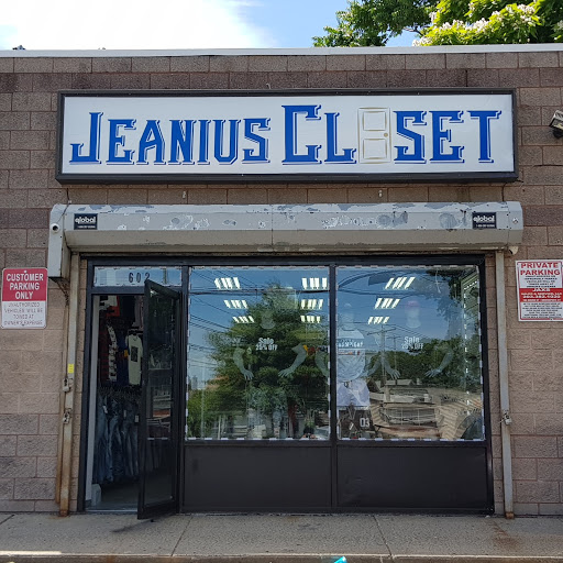 Jeanius Closet