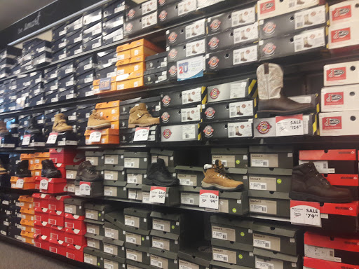 Shoe Store «Shoe Carnival», reviews and photos, 3909 W Airport Fwy, Irving, TX 75062, USA