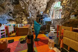 La Caverna image