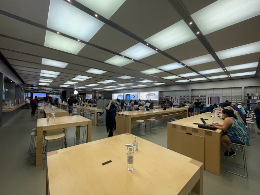 Computer Store «Apple Millenia», reviews and photos, 4200 Conroy Rd, Orlando, FL 32839, USA