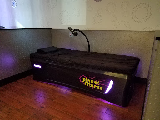 Gym «Planet Fitness», reviews and photos, 954 N Lake St, Aurora, IL 60506, USA