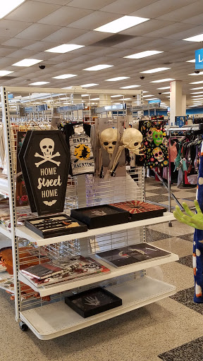 Clothing Store «Ross Dress for Less», reviews and photos, 99 Eglin Pkwy NE, Fort Walton Beach, FL 32548, USA