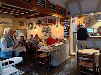 Atmosphère du Restaurant Le Bouchon Normand à Pont-l'Évêque - n°10