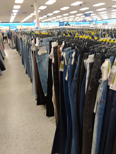 Clothing Store «Ross Dress for Less», reviews and photos, 926 Airport Center Rd, Allentown, PA 18109, USA