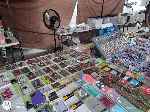 Drive-in Movie Theater «Starlight Drive-In Theatre and Flea Market», reviews and photos, 2000 Moreland Ave SE, Atlanta, GA 30316, USA