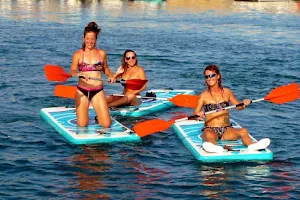 Actividades acuáticas | Alquiler kayak | Alquiler Paddle Surf | Alquiler Barcos | Deportes de Aventura | Jet Ski | Som de mar image