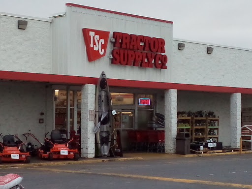Home Improvement Store «Tractor Supply Co.», reviews and photos, 100 W Ardice Ave #1, Eustis, FL 32726, USA