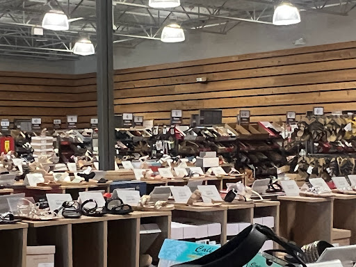 Shoe Store «DSW Designer Shoe Warehouse», reviews and photos, 43713 W Oaks Dr, Novi, MI 48377, USA