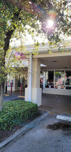Donut Shop «Dandee Donuts Factory», reviews and photos, 102 N 28th Ave, Hollywood, FL 33020, USA