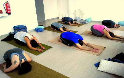 Centro de yoga, Santosha House of Yoga