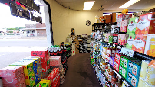 Liquor Store «West End Discount Liquors & Wines», reviews and photos, 2818 West End Ave, Nashville, TN 37203, USA