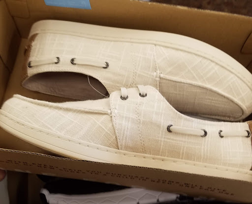 Shoe Store «DSW Designer Shoe Warehouse», reviews and photos, 202 Orland Park Pl, Orland Park, IL 60462, USA