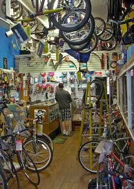 Bicycle Store «Roberts Cycle Shop Chicago», reviews and photos, 7054 N Clark St, Chicago, IL 60626, USA