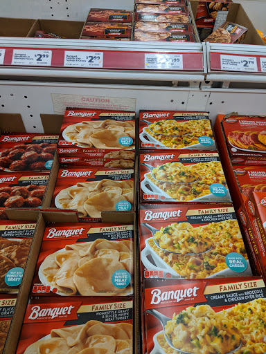 Grocery Store «Save-A-Lot», reviews and photos, 661 E 24th St #810, Holland, MI 49423, USA