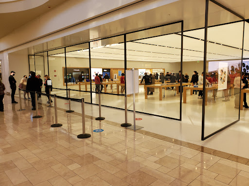 Computer Store «Apple Chestnut Hill», reviews and photos, 199 Boylston St, Chestnut Hill, MA 02467, USA