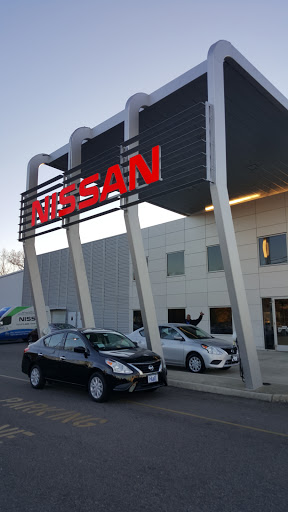 Car Dealer «Hall Nissan Chesapeake», reviews and photos, 3417 Western Branch Blvd, Chesapeake, VA 23321, USA