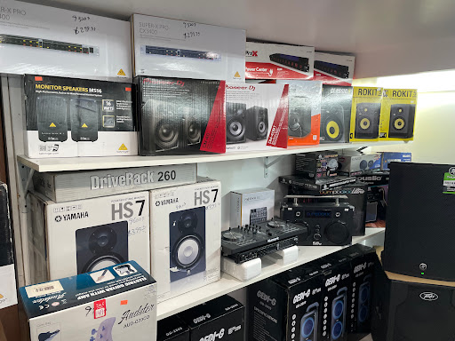 Electronics Store «King Electronics», reviews and photos, 4374 White Plains Rd, Bronx, NY 10466, USA