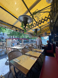 Photo n°105 de Restaurant brasserie Grizzli Café à Paris ()