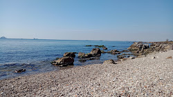Foto von Madam Marta Koyu Beach umgeben von Bergen