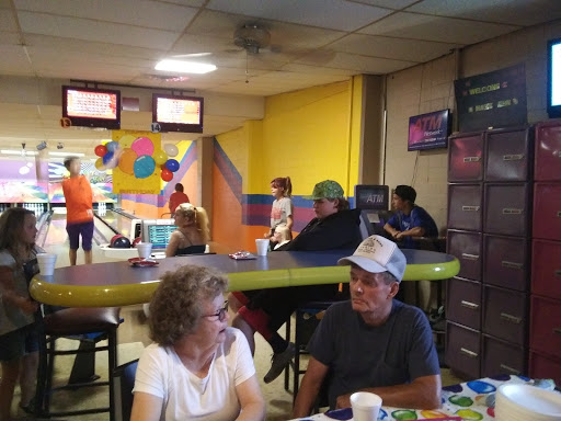 Bowling Alley «Scottsburg Bowling Lanes», reviews and photos, 409 N Gardner St, Scottsburg, IN 47170, USA