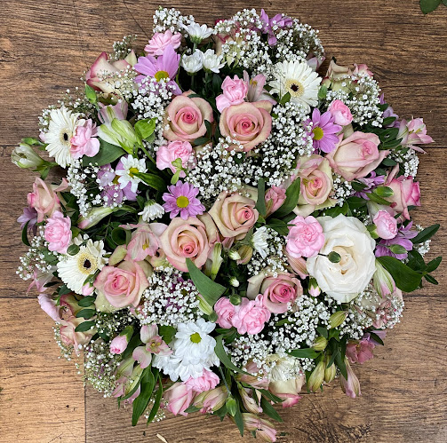Comments and reviews of Sarah's Rose Garden Florist