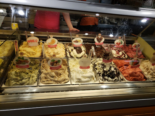 Gelato in Trevi