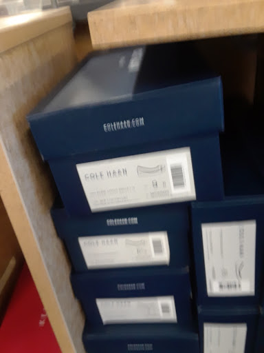 Shoe Store «DSW Designer Shoe Warehouse», reviews and photos, 940 Plaza Blvd, Lancaster, PA 17601, USA