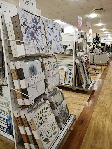 Department Store «T.J. Maxx & HomeGoods», reviews and photos, 105 Middlesex Ave, Somerville, MA 02145, USA