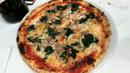 Pizzeria Infinity con forno a legna e servizio a domicilio a Floridia in Floridia, Libero consorzio comunale di Siracusa