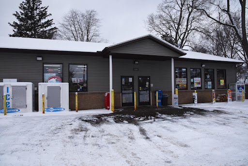 Liquor Store «Riverside Food & Liquor Store», reviews and photos, 1206 Front St, Niles, MI 49120, USA