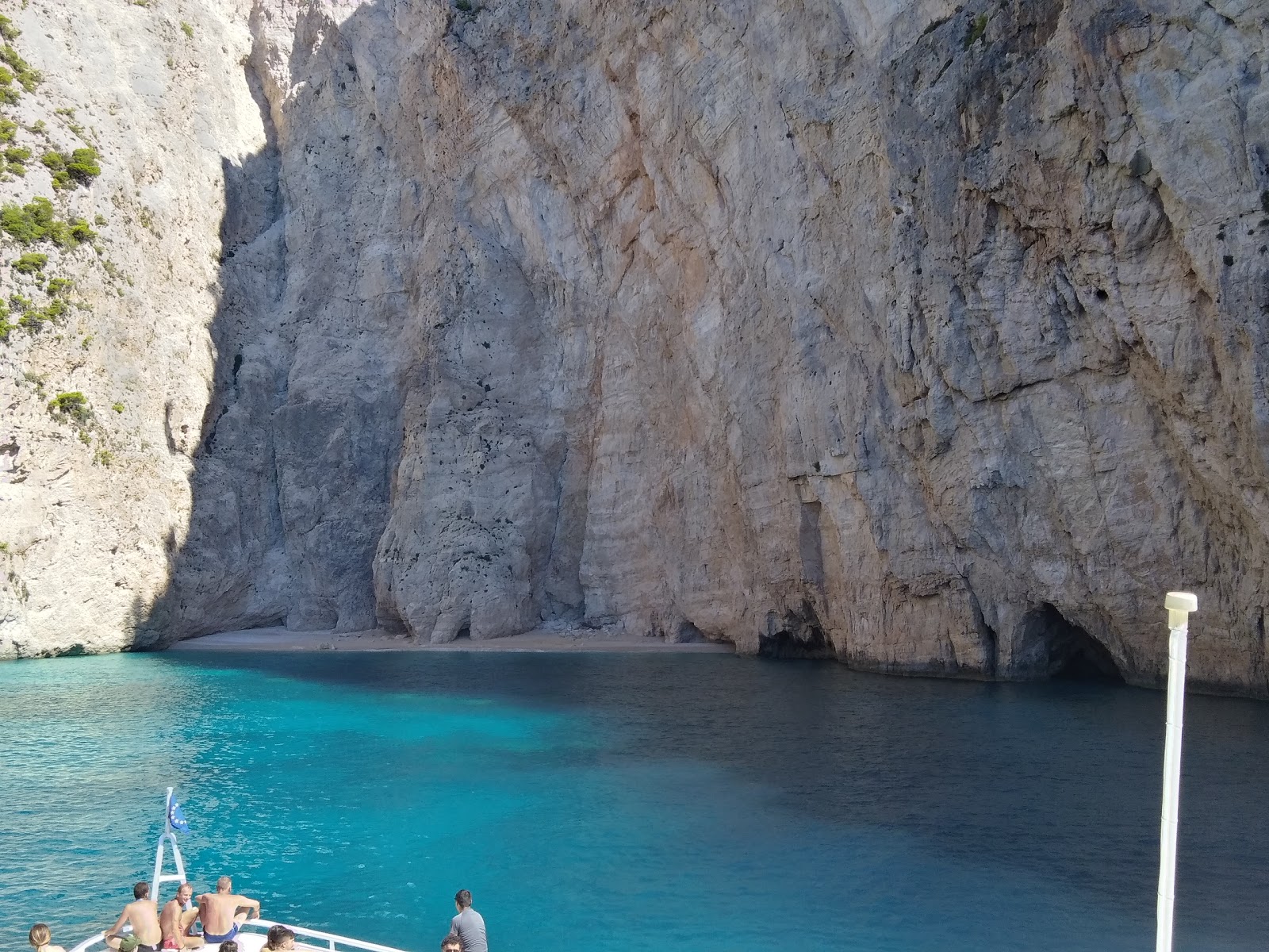 Photo de Shiza oil beach avec un niveau de propreté de très propre