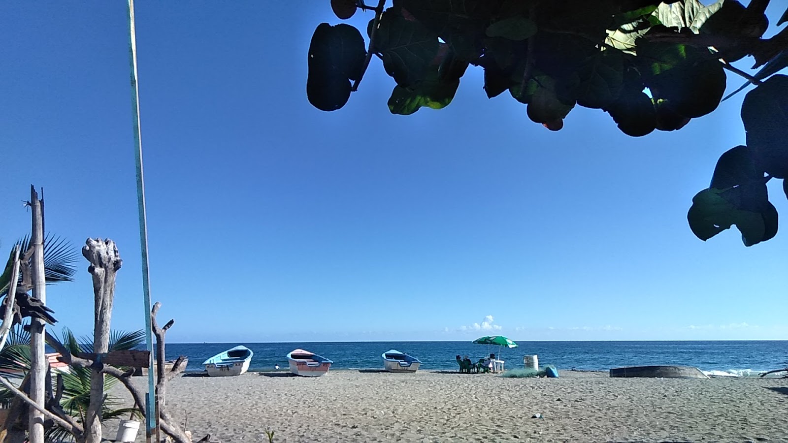 Foto van Manresa beach met turquoise water oppervlakte