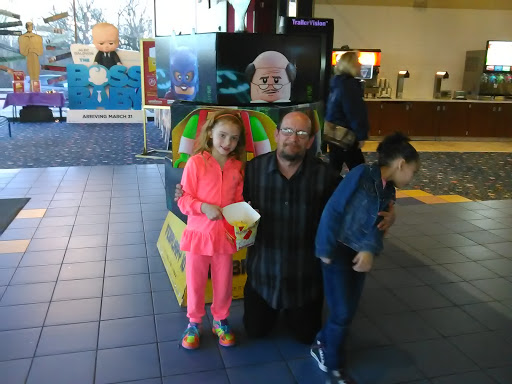 Movie Theater «Cinema 12 Theatre: Classic Cinemas», reviews and photos, 100 L W Besinger Dr, Carpentersville, IL 60110, USA