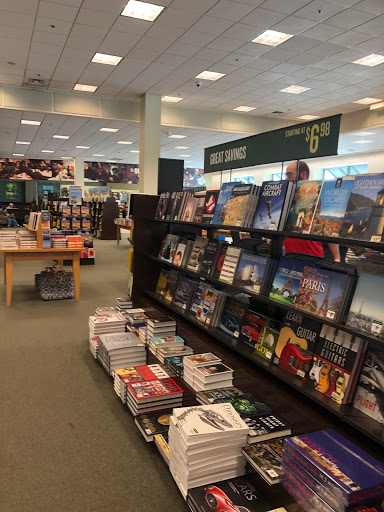 Book Store «Barnes & Noble», reviews and photos, 631 E Boughton Rd, Bolingbrook, IL 60440, USA