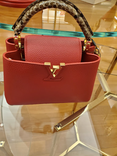 Department Store «Saks Fifth Avenue», reviews and photos, 9700 Collins Ave, Bal Harbour, FL 33154, USA