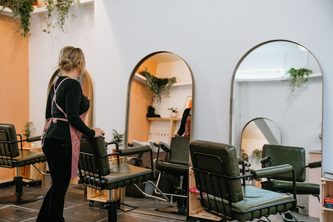 Reviews of Parlor Hair Salon in Truro - Barber shop